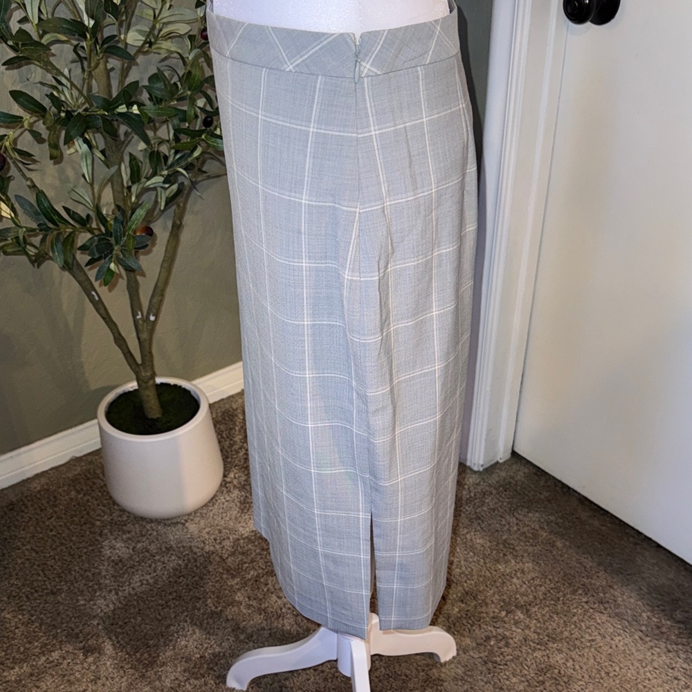 Classic Gray Windowpane Pencil Skirt - Picture 3 of 9